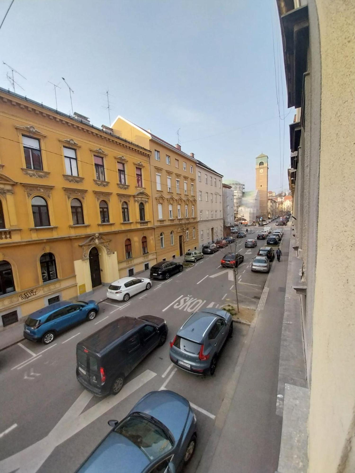 Poppy Zagreb